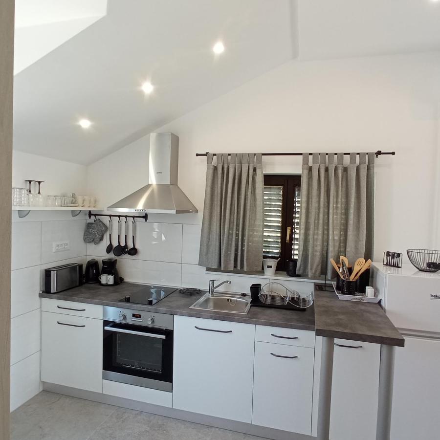 Apartments Lavanda - Free Parking And Grill Jezera Bagian luar foto