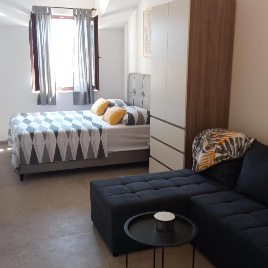 Apartments Lavanda - Free Parking And Grill Jezera Bagian luar foto