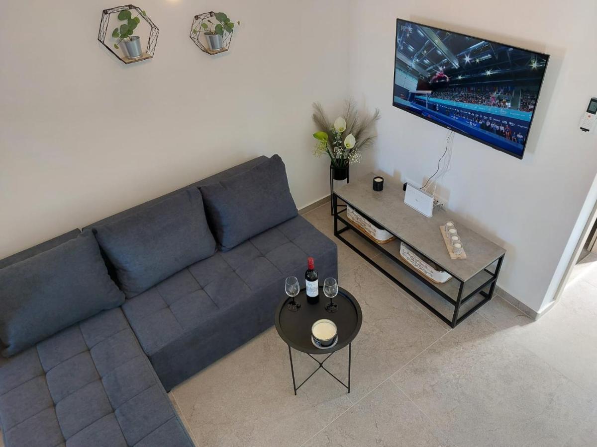 Apartments Lavanda - Free Parking And Grill Jezera Bagian luar foto