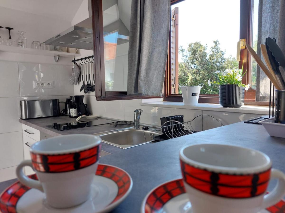 Apartments Lavanda - Free Parking And Grill Jezera Bagian luar foto