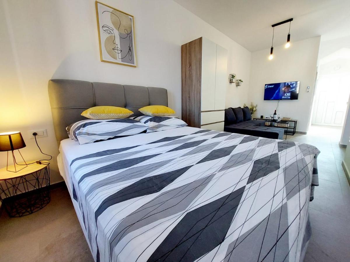 Apartments Lavanda - Free Parking And Grill Jezera Bagian luar foto