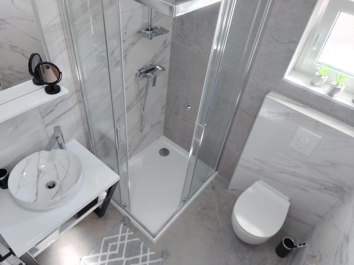 Apartments Lavanda - Free Parking And Grill Jezera Bagian luar foto