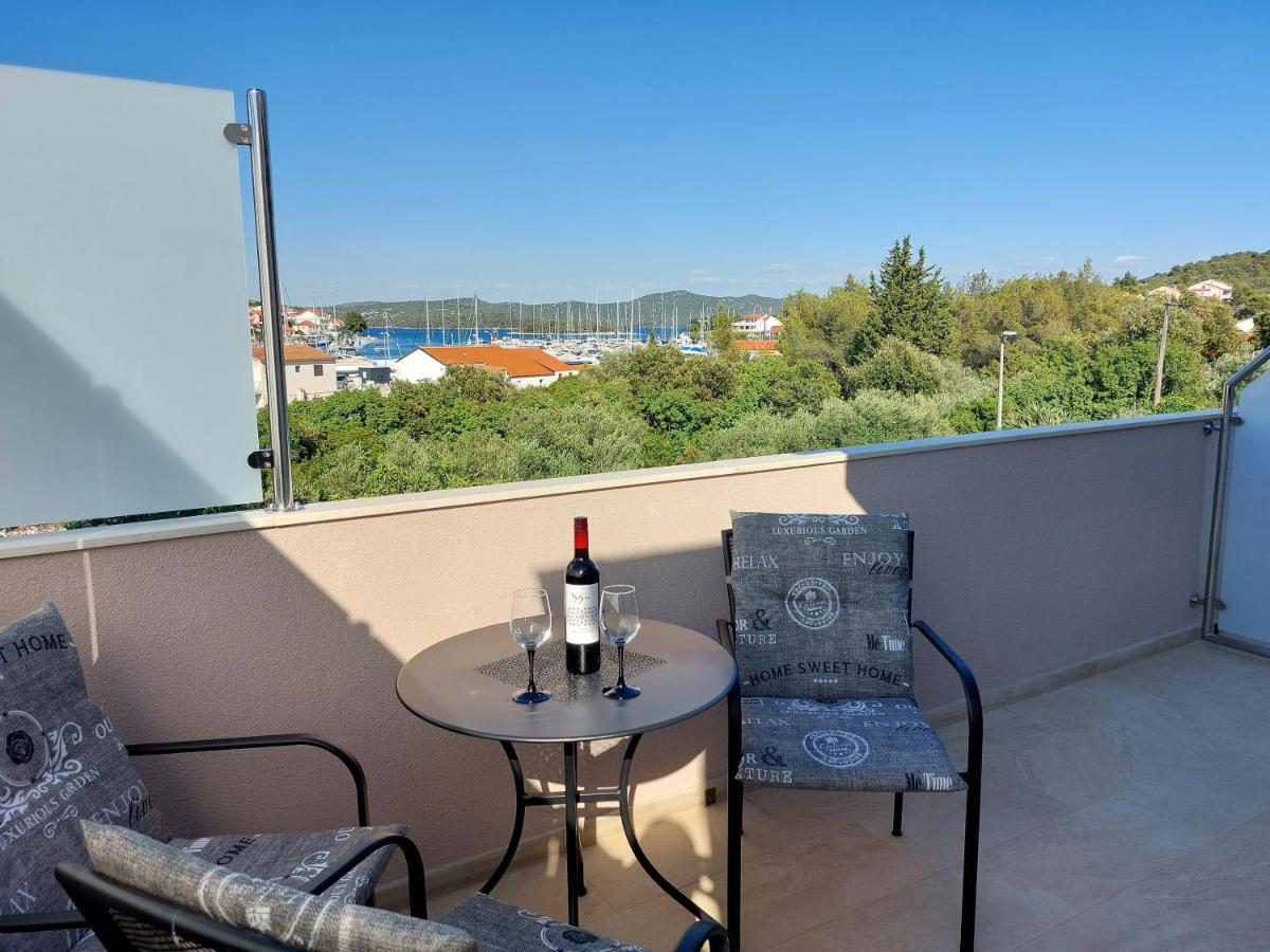Apartments Lavanda - Free Parking And Grill Jezera Bagian luar foto