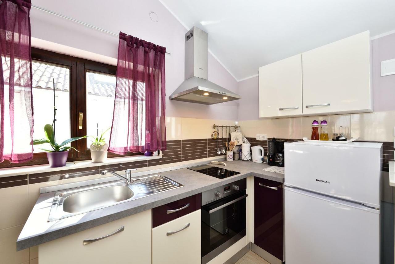 Apartments Lavanda - Free Parking And Grill Jezera Bagian luar foto