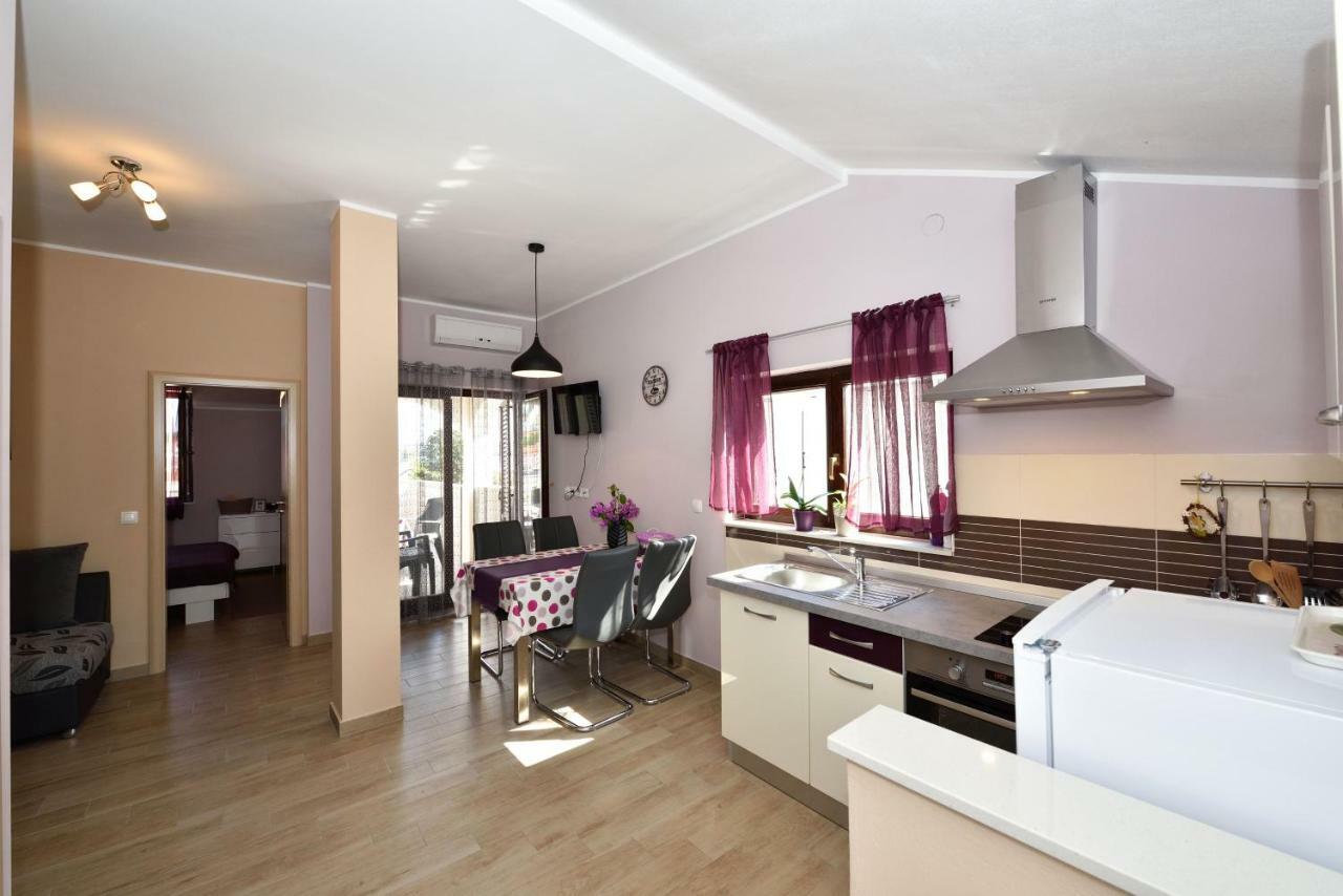 Apartments Lavanda - Free Parking And Grill Jezera Bagian luar foto
