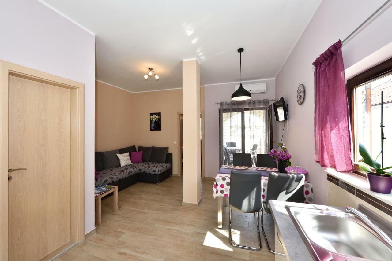 Apartments Lavanda - Free Parking And Grill Jezera Bagian luar foto