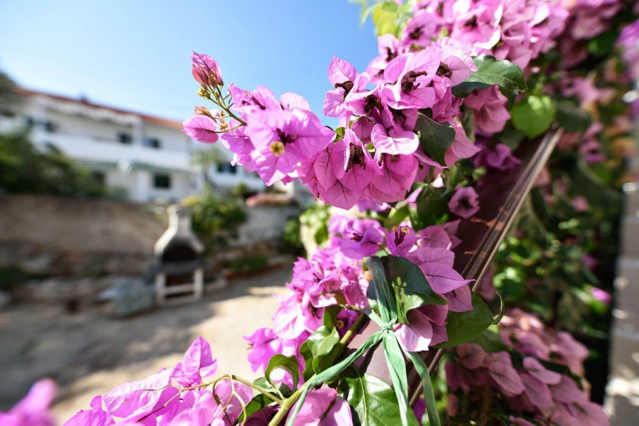 Apartments Lavanda - Free Parking And Grill Jezera Bagian luar foto